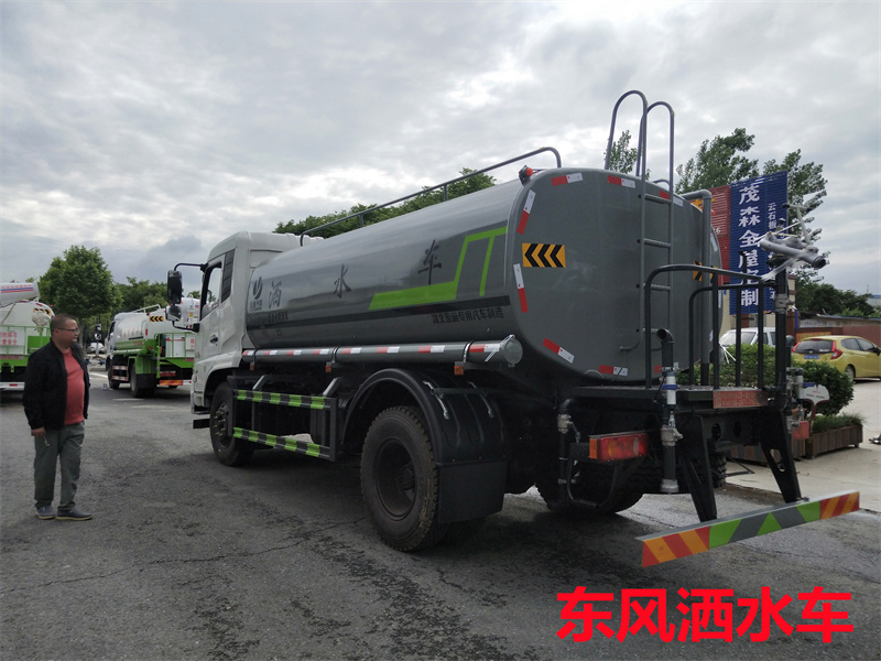 東風天錦12噸灑水車 東風天錦12噸灑水車