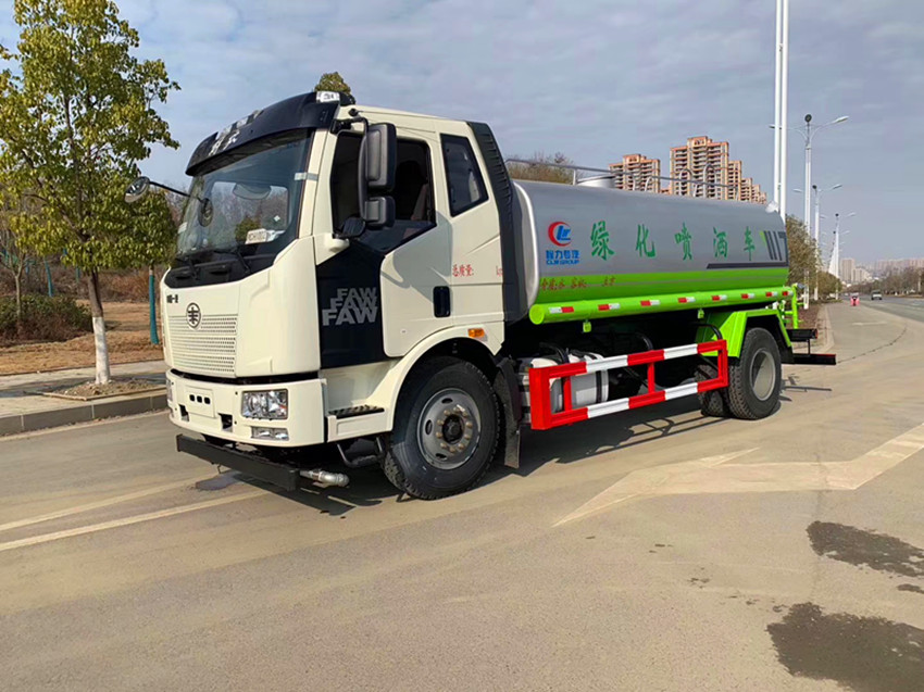 工地用的灑水車 工地用的灑水車