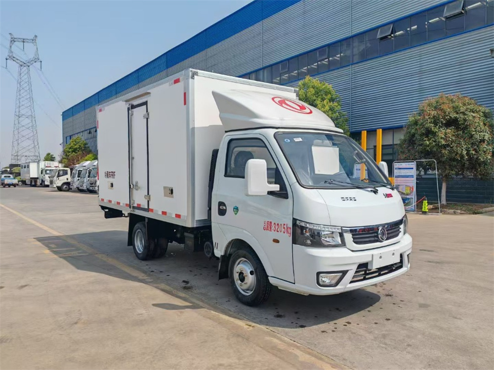 �|�L(f��ng);����Ȼ����̓������܇(ch��)-С���{(l��n)�����܇(ch��)