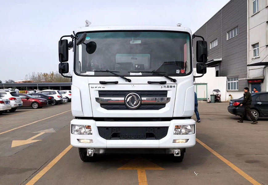 東風(fēng)D9(15方)灑水車側(cè)面圖